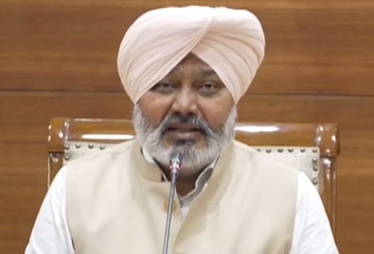 ਮੰਤਰੀ ਹਰਪਾਲ ਚੀਮਾ ਦਾ ਰਾਜਾ ਵੜਿੰਗ ’ਤੇ ਹਮਲਾ; ਜ਼ਿਮਨੀ ਚੋਣ ਦੌਰਾਨ ਜਾਤੀਵਾਦ ਉਛਾਲਣ ਦੇ ਇਲਜ਼ਾਮ; ਬੂਟਾ ਸਿੰਘ ਬਾਰੇ ਟਿੱਪਣੀ ਨੂੰ ਲੈ ਕੇ ਚੁੱਕੇ ਵੱਡੇ ਸਵਾਲ