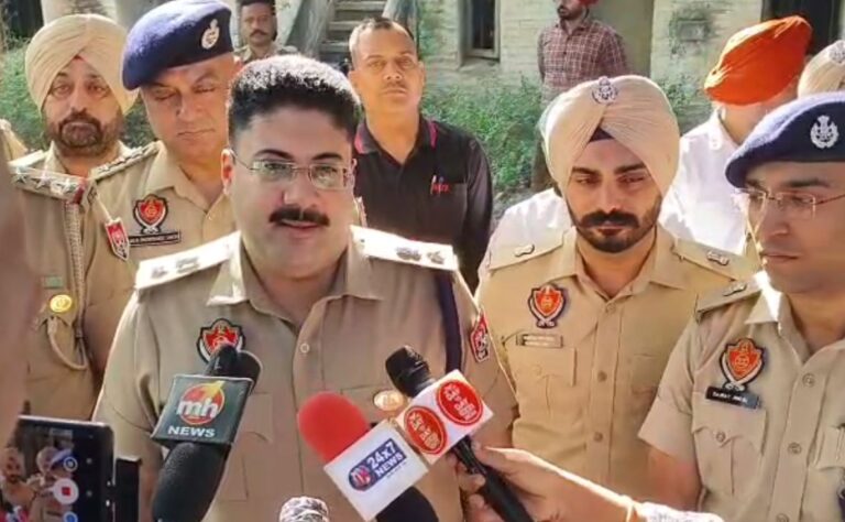 ਮੋਹਾਲੀ ਪੁਲਿਸ ਵੱਲੋਂ ਸ਼ਾਰਪ ਸ਼ੂਟਰ ਦਾ ਐਨਕਾਊਟਰ; ਮੁਕਾਬਲੇ ਤੋਂ ਬਾਦ ਜ਼ਖਮੀ ਹਾਲਤ ’ਚ ਕੀਤਾ ਗ੍ਰਿਫਤਾਰ; ਫਾਇਰਿੰਗ ਮਾਮਲੇ ’ਚ ਲੋੜੀਂਦਾ ਸੀ ਮੁਲਜ਼ਮ