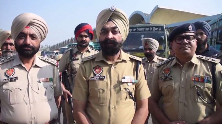 ਜਲੰਧਰ ਪੁਲਿਸ ਵੱਲੋਂ ਬੱਸ ਅੱਡੇ ’ਤੇ ਤਲਾਸ਼ੀ ਮੁਹਿੰਮ; ਡੌਂਗ ਸਕੂਐਡ ਦੀ ਮਦਦ ਨਾਲ ਕੀਤੀ ਜਾਂਚ