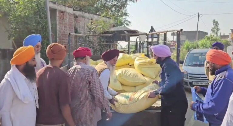 ਗੁਰਦਾਸਪੁਰ ਦੇ ਵੇਰਕਾ ਪਿੰਡ ਵਾਸੀਆਂ ਦਾ ਨੇਕ ਉਪਰਾਲਾ; ਹੜ੍ਹ ਪੀੜਤ ਪਿੰਡ ਨੂੰ ਮੁੜ ਵਸਾਉਣ ਦਾ ਲਿਆ ਪ੍ਰਣ; ਸਵੈਰੁਜ਼ਗਾਰ ਕਿੱਤਿਆਂ ਦੀ ਦਿੱਤੀ ਜਾ ਰਹੀ ਸਿਖਲਾਈ