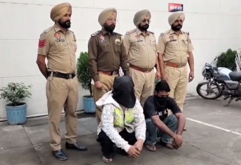 ਖੰਨਾ ਪੁਲਿਸ ਵੱਲੋਂ ਖੋਹ ਕੀਤੀ ਕਾਰ ਬਰਾਮਦ; ਸਮਰਾਲਾ ਨੇੜੇ ਖਾਹ ਖੋਹ ਕੇ ਫਰਾਰ ਹੋਏ ਸੀ ਲੁਟੇਰੇ; ਪੁਲਿਸ ਨੇ ਦੋ ਜਣਿਆਂ ਨੂੰ ਕੀਤਾ ਕਾਬੂ