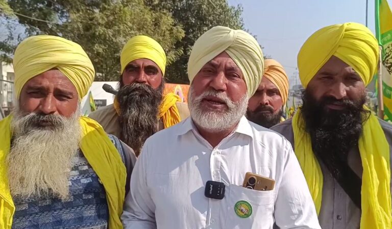 ਮਾਨਸਾ ’ਚ ਕਿਸਾਨਾਂ ਨੇ ਘੇਰਿਆ ਡੀਸੀ ਦਾ ਘਰ; ਝੋਨੇ ਦੀ ਖਰੀਦ ਸ਼ੁਰੂ ਕਰਵਾਉਣ ਦੀ ਕੀਤੀ ਮੰਗ