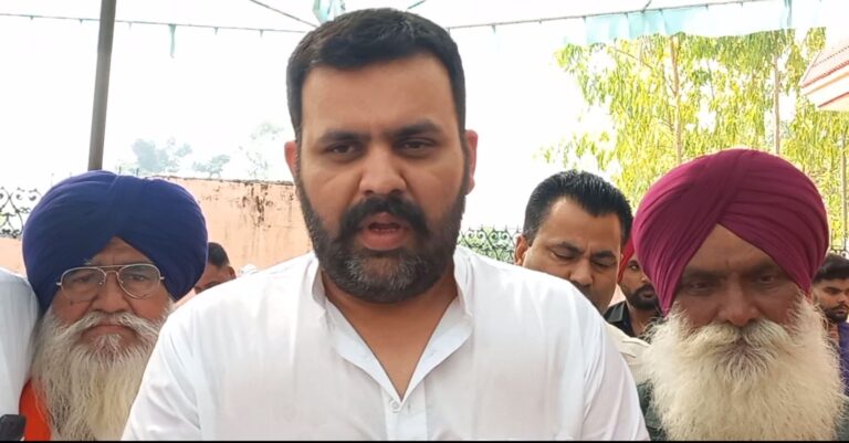 ਗੜ੍ਹਸ਼ੰਕਰ ਦੇ ਪਿੰਡ ਮੇਘੋਵਾਲ ’ਚ ਕਾਂਗਰਸੀ ਆਗੂਆਂ ਦਾ ਇਕੱਠ; ਸ਼ੋਸ਼ਲ ਮੀਡੀਆ ਸੈਕਟਰੀ ਦਿਲਵਿੰਦਰ ਢਿੱਲੋਂ ਸਮੇਤ ਆਗੂ ਸ਼ਾਮਲ