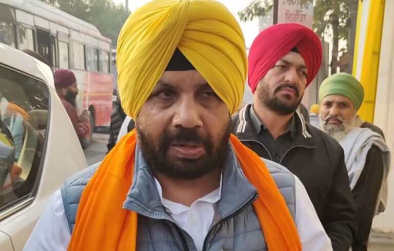 ਅੰਮ੍ਰਿਤਸਰ ਤੋਂ ਵਿਸ਼ਾਲ ਨਗਰ ਕੀਰਤਨ ਰਵਾਨਾ; ਸ਼ਹੀਦੀ ਸ਼ਤਾਬਦੀ ਮੌਕੇ ਦਿੱਤਾ ਸ਼ਾਂਤੀ ਦਾ ਸੰਦੇਸ਼; ਰਸਤੇ ’ਚ ਲੰਗਰ ਤੇ ਚਾਹ ਪਾਣੀ ਦਾ ਪ੍ਰਬੰਧ