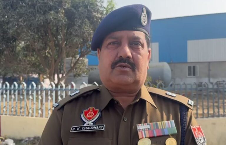 ਗੁਰਦਾਸਪੁਰ ਥਾਣਾ ਸਿਟੀ ਨੇੜੇ ਜ਼ੋਰਦਾਰ ਧਮਾਕਾ; ਪੁਲਿਸ ਨੇ ਟਾਇਰ ਫੱਟਣਾ ਦੱਸਿਆ ਧਮਾਕੇ ਦੇ ਵਜ੍ਹਾ; ਅਤਿਵਾਦੀ ਸੰਗਠਨ ਵੱਲੋਂ ਗਰਨੇਡ ਹਮਲੇ ਦਾ ਦਾਅਵਾ