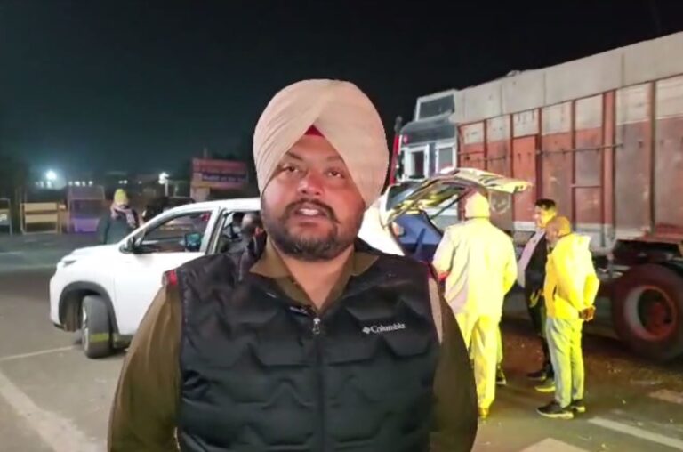 ਗੁਰਦਾਸਪੁਰ ਪੁਲਿਸ ਨੇ ਵਧਾਈ ਸ਼ਹਿਰ ’ਚ ਚੌਕਸੀ; ਨਾਕੇਬੰਦੀ ਕਰ ਕੇ ਵਾਹਨਾਂ ਦੀ ਕੀਤੀ ਚੈਕਿੰਗ