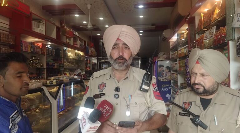 ਬਰਨਾਲਾ ’ਚ ਚੋਰਾਂ ਨੇ ਬੇਕਰੀ ਨੂੰ ਬਣਾਇਆ ਨਿਸ਼ਾਨਾ; ਦੁਕਾਨ ’ਚੋਂ ਲੱਖਾਂ ਦੀ ਨਕਦੀ ਲੈ ਕੇ ਫਰਾਰ; ਲੋਕਾਂ ’ਚ ਸਹਿਮ ਦਾ ਮਾਹੌਲ, ਪੁਲਿਸ ਕਰ ਰਹੀ ਜਾਂਚ