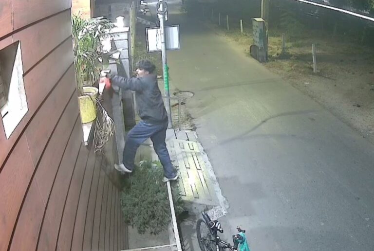 ਮੋਗਾ ਦੇ ਪਾਸ਼ ਇਲਾਕੇ ’ਚੋਂ ਮਹਿੰਗੀ ਸਾਇਕਲ ਚੋਰੀ; ਘਰ ਦੀ ਕੰਧ ਟੱਪ ਕੇ ਸਾਇਕਲ ਲੈ ਕੇ ਫਰਾਰ ਚੋਰ