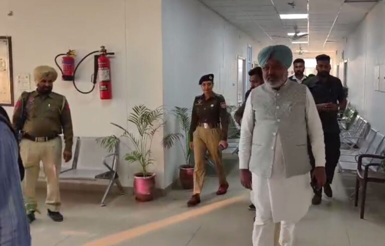 ਦਿੜ੍ਹਬਾ ਤਹਿਸੀਲ ਕੰਪਲੈਕਸ ਪਹੁੰਚੇ ਮੰਤਰੀ ਹਰਪਾਲ ਚੀਮਾ; ਸਰਕਾਰੀ ਦਫਤਰਾਂ ਦੀ ਅਚਨਚੇਤ ਕੀਤੀ ਚੈਕਿੰਗ