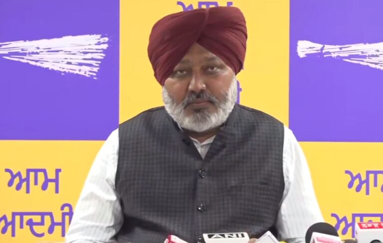 ਖਜਾਨਾ ਮੰਤਰੀ ਹਰਪਾਲ ਚੀਮਾ ਨੇ ਘੇਰੇ ਵਿਰੋਧੀ; ਸੱਤਾ ਹਥਿਆਰਉਣ ਲਈ ਇਕਜੁਟ ਹੋਣ ਦੇ ਇਲਜ਼ਾਮ; ਕਿਹਾ, ਪੰਜਾਬ ਨੂੰ ਲੁਟਣਾ ਚਾਹੁੰਦੇ ਨੇ ਲੁਟੇਰਾ ਪਰਿਵਾਰ