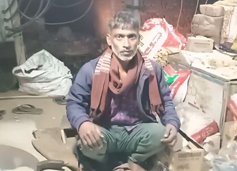 ਗੁਰਦਾਸਪੁਰ ’ਚ ਰੇਹੜੀ ਵਾਲੇ ਨਾਲ ਲੁੱਟ; ਮੂੰਗਫਲੀ ਵਿਕਰੇਤਾ ਨੂੰ ਪਿਸਟਲ ਦਿਖਾ ਖੋਹੀ ਨਕਦੀ; ਮੌਕੇ ’ਤੇ ਸਕੂਟੀ ਛੱਡ ਕੇ ਹੋਏ ਫਰਾਰ