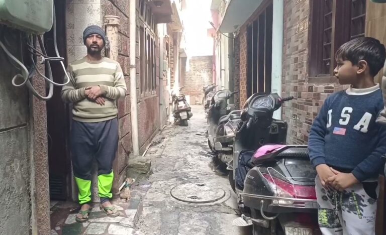 ਅੰਮ੍ਰਿਤਸਰ ’ਚ ਗਰੀਬ ਪਰਿਵਾਰ ਦੇ ਘਰ ਨੂੰ ਅੱਗ; ਜਾਨੀ ਨੁਕਸਾਨ ਤੋਂ ਬਚਾਅ, ਸਮਾਨ ਸੜ ਕੇ ਸੁਆਹ