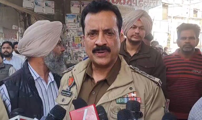 ਬਟਾਲਾ ’ਚ ਦੁਕਾਨਦਾਰ ’ਤੇ ਅਣਪਛਾਤੇ ਵੱਲੋਂ ਫਾਇਰਿੰਗ; ਫਿਰੌਤੀ ਲਈ ਆਇਆ ਸੀ ਫੋਨ; ਪੁਲਿਸ ਕਰ ਰਹੀ ਜਾਂਚ