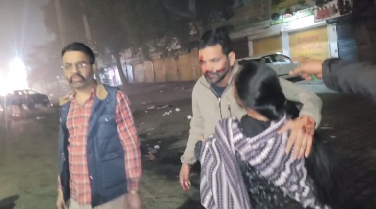 ਫਰੀਦਕੋਟ ’ਚ ਅਣਪਛਾਤੇ ਵਾਹਨ ਨੇ ਦਰੜੇ 3 ਰਾਹਗੀਰ/ ਇਕ ਦੀ ਹਾਲਤ ਗੰਭੀਰ, ਕਾਰ ਚਾਲਕ ਮੌਕੇ ਤੋਂ ਫਰਾਰ