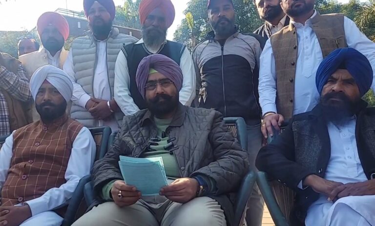 ਸਾਬਕਾ ਵਿਧਾਇਕ ਕੁਸ਼ਲਦੀਪ ਢਿੱਲੋਂ ਦਾ ਬੰਟੀ ਰੋਮਾਣਾ ’ਤੇ ਪਲਟਵਾਰ/ ਬੀਤੇ ਦਿਨੀਂ ਲਾਏ ਇਲਜ਼ਾਮਾਂ ਨੂੰ ਲੈ ਕੇ ਦਿੱਤਾ ਪ੍ਰਤੀਕਰਮ/ ਕਿਹਾ, ਬੰਟੀ ਰੋਮਾਨਾ ਨੂੰ ਸੁਪਨਿਆਂ ’ਚ ਵੀ ਨਜ਼ਰ ਆਉਂਦਾ ਹਾਂ ਮੈਂ