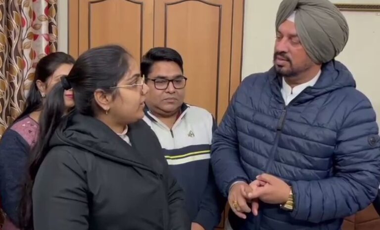 ਨਾਭਾ ’ਚ ਜੱਜ ਦੇ ਘਰ ਪਹੁੰਚੇ ਵਿਧਾਇਕ ਦੇਵ ਮਾਨ/ ਪਰਿਵਾਰ ਨੂੰ ਮਿਲ ਕੇ ਧੀ ਦੀ ਪ੍ਰਾਪਤੀ ਲਈ ਦਿੱਤੀ ਵਧਾਈ