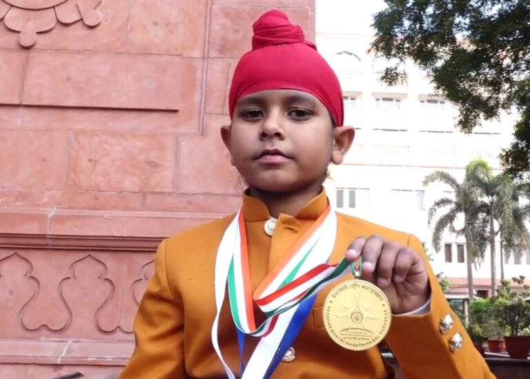 ਫਿਰੋਜ਼ਪੁਰ ਦੇ 10 ਸਾਲਾ ਬੱਚੇ ਨੇ ਵਧਾਇਆ ਪੰਜਾਬ ਦਾ ਮਾਣ/ ਰਾਸ਼ਟਰਪਤੀ ਵੱਲੋਂ ਰਾਸ਼ਟਰੀ ਬਾਲ ਪੁਰਸਕਾਰ ਨਾਲ ਸਨਮਾਨ/ ਆਪਰੇਸ਼ਨ ਸੰਦੂਰ ਦੌਰਾਨ ਫੌਜੀਆਂ ਦੀ ਕੀਤੀ ਸੀ ਸੇਵਾ