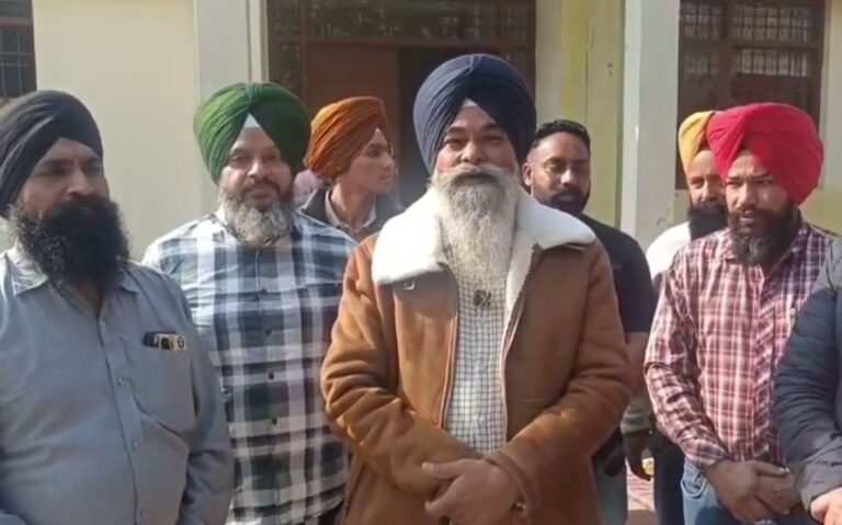 ਗੁਰਦਾਸਪੁਰ ’ਚ ਨਸ਼ਈਆਂ ਦੀ ਸਟਾਫ਼ ਨਾਲ ਬਦਸਲੂਕੀ; ਓਟ ਸੈਂਟਰ ਦੇ ਅਧਿਕਾਰੀਆਂ ਨਾਲ ਕੀਤੀ ਹੱਥੋਪਾਈ; ਸੈਂਟਰ ਮੁਲਾਜ਼ਮਾਂ ਨੇ ਸੁਰੱਖਿਆ ਦੀ ਕੀਤੀ ਮੰਗ