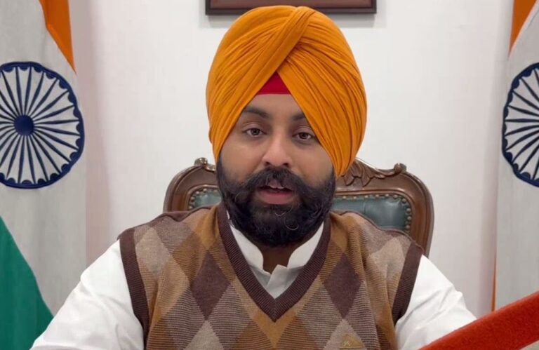 ਨੰਗਲ ਵਾਸੀਆਂ ਦੇ ਹੱਕ ’ਚ ਨਿਤਰੇ ਮੰਤਰੀ ਹਰਜੋਤ ਬੈਂਸ; BBMB ਦੇ ਧੱਕੇ ਖਿਲਾਫ਼ ਲੜਾਈ ਲੜਣ ਦਾ ਐਲਾਨ; ਕਿਹਾ, ਕਿਸੇ ਨੂੰ ਵੀ ਲੋਕਾਂ ਤੋਂ ਛੱਤ ਖੋਹਣ ਦਾ ਅਧਿਕਾਰ ਨਹੀਂ