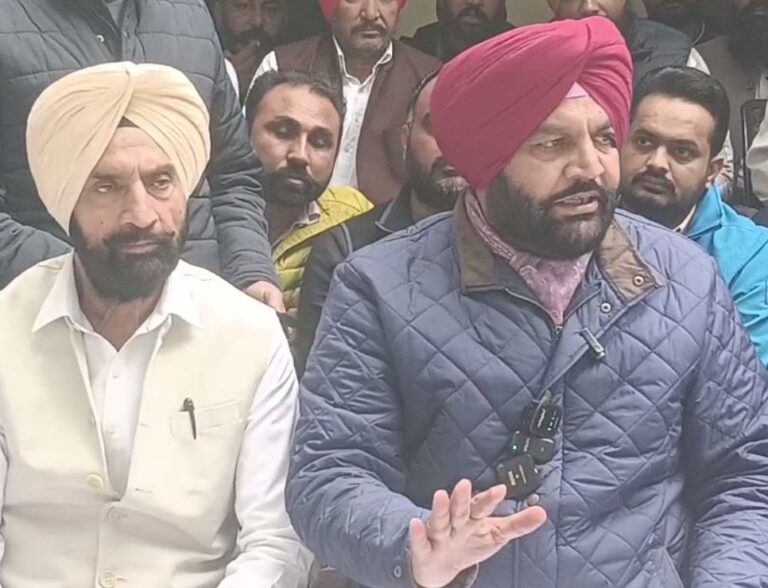 ਅੰਮ੍ਰਿਤਸਰ ’ਚ ਸਾਂਸਦ ਗੁਰਜੀਤ ਔਜਲਾ ਨੇ ਘੇਰੀ ਸਰਕਾਰ; ਜ਼ਿਲ੍ਹਾ ਪ੍ਰੀਸ਼ਦ ਚੋਣਾਂ ’ਚ ਸ਼ਰੇਆਮ ਧੱਕੇ ਦੇ ਲਾਏ ਇਲਜ਼ਾਮ