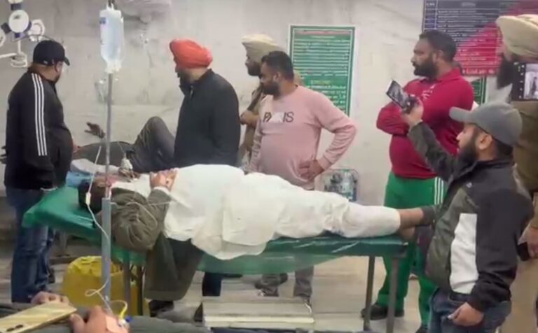 ਗੁਰਦਾਸਪੁਰ ਦੇ ਪਿੰਡ ਸਾਧਚੱਕ ’ਚ ਚੋਣ ਦੌਰਾਨ ਝੜਪ; ਆਹਮੋ ਸਾਹਮਣੇ ਆਪ ਤੇ ਕਾਂਗਰਸ ਦੇ ਵਰਕਰ; ਕਈ ਜ਼ਖਮੀ, ਦੋਵੇਂ ਧਿਰਾਂ ਨੇ ਇਕ-ਦੂਜੇ ਤੇ ਲਾਏ ਇਲਜ਼ਾਮ