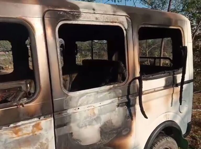 ਅੰਮ੍ਰਿਤਸਰ ਦੇ ਮਜੀਠਾ ਇਲਾਕੇ ਅੰਦਰ ਗੁੰਡਾਗਰਦੀ/ ਫਿਰੌਤੀ ਨਾ ਦੇਣ ’ਤੇ ਕਾਰਾਂ ਦੇ ਸ਼ੋਅਰੂਮ ਨੂੰ ਲਾਈ ਅੱਗ/ ਅੱਗ ਦੀ ਵੀਡੀਓ ਤੇ ਧਮਕੀ ਆਡੀਓ ਵਾਇਰਲ