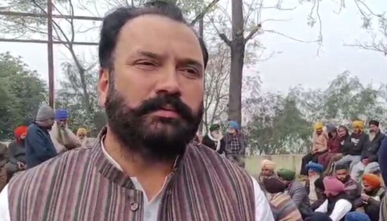 ਮਾਛੀਵਾੜਾ ਨੇੜੇ ਸਤਲੁਜ ਦਰਿਆ ਤੋਂ ਨਾਜਾਇਜ਼ ਮਾਇਨਿੰਗ ਮਾਮਲਾ/ ਲੋਕਾਂ ਦੀ ਹਲਕਾ ਵਿਧਾਇਕ ਨਾਲ ਮੀਟਿੰਗ- ਵਿਧਾਇਕ ਵੱਲੋਂ ਕਾਰਵਾਈ ਦਾ ਭਰੋਸਾ