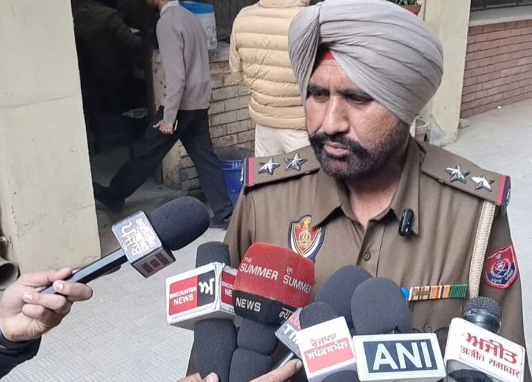 ਲੁਧਿਆਣਾ ਅਦਾਲਤੀ ਕੰਪਲੈਕਸ ’ਚ ਭਿੱੜੀਆਂ ਦੋ ਧਿਰਾਂ; ਕੜੇ ਨਾਲ ਕੀਤੇ ਹਮਲੇ ’ਚ ਤਿੰਨ ਜ਼ਖਮੀ; ਪੁਲਿਸ ਨੇ ਮਾਮਲੇ ਦੀ ਜਾਂਚ ਕੀਤੀ ਸ਼ੁਰੂ