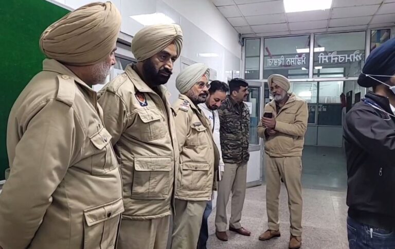 ਫਰੀਦਕੋਟ ’ਚ ਵਕੀਲ ਨਾਲ ਲੁੱਟ; ਲੈਪਟੋਪ, ਮੋਬਾਈਲ ਤੇ ਨਕਦੀ ਖੋਹਣ ਬਾਅਦ ਮਾਰੀ ਗੋਲੀ; ਜ਼ਖਮੀ ਹਾਲਤ ’ਚ ਹਸਪਤਾਲ ਭਰਤੀ