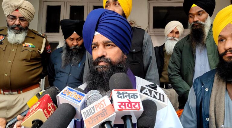 ਦਸਤਾਰ ਬਾਰੇ ਟਿੱਪਣੀ ਤੋਂ ਜਥੇਦਾਰ ਗੜਗੱਜ ਨਾਰਾਜ਼; ਆਪ ਆਗੂ ਨੂੰ ਪੰਥਕ ਮੁਆਫੀ ਮੰਗਣ ਦੀ ਸਲਾਹ; ਕਿਹਾ, ਗੁਰੂ ਦੀ ਬਖਸ਼ਿਸ਼ ਦਾ ਅਪਮਾਨ ਬਰਦਾਸ਼ਤ ਨਹੀਂ