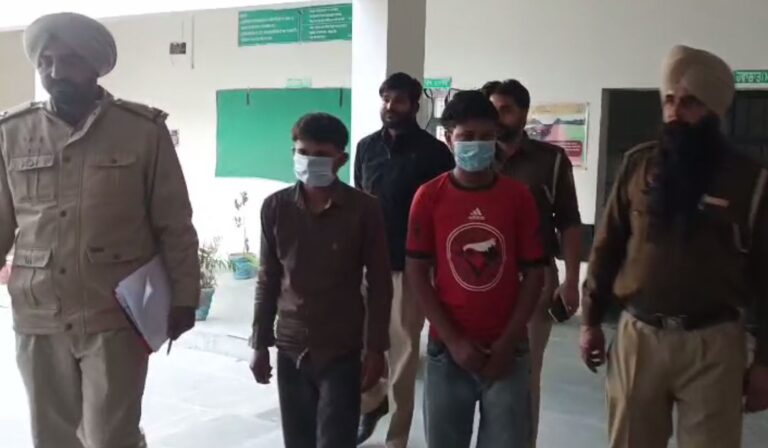 ਫਾਜਿਲਕਾ ਪੁਲਿਸ ਨੇ ਸੁਲਝਾਈ ਕਤਲ ਦੀ ਗੁੱਥੀ; ਤਿੰਨ ਮੁਲਜ਼ਮਾਂ ਨੂੰ ਕੀਤਾ ਗ੍ਰਿਫਤਾਰ; ਗੁਆਢੀ ਨੌਜਵਾਨਾਂ ਨੇ ਕੀਤਾ ਸੀ ਕਤਲ