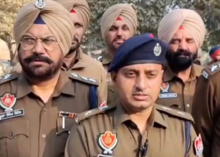 ਮਾਨਸਾ ਪੁਲਿਸ ਵੱਲੋਂ ਸ਼ਹਿਰ ਅੰਦਰ ਫਲੈਗ ਮਾਰਚ; ਚੋਣਾਂ ਬਿਨਾਂ ਡਰ-ਭੈਅ ਕਰਵਾਉਣ ਦਾ ਦਿੱਤਾ ਭਰੋਸਾ