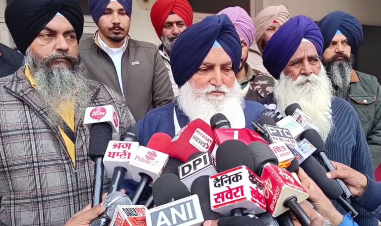 ਸ੍ਰੀ ਅਕਾਲ ਤਖ਼ਤ ਸਾਹਿਬ ਹਾਜ਼ਰ ਹੋਏ ਵਿਰਸਾ ਸਿੰਘ ਵਲਟੋਹਾ/ ਧਾਰਮਿਕ ਤਨਖਾਹ ਪੂਰੀ ਹੋਣ ਉਪਰੰਤ ਹੋਏ ਨਤਮਸਤਕ/ ਕੜਾਹ ਪ੍ਰਸ਼ਾਦ ਤੇ ਅਰਦਾਸ ਕਰ ਕੇ ਮੰਗੀ ਖਿਮਾ