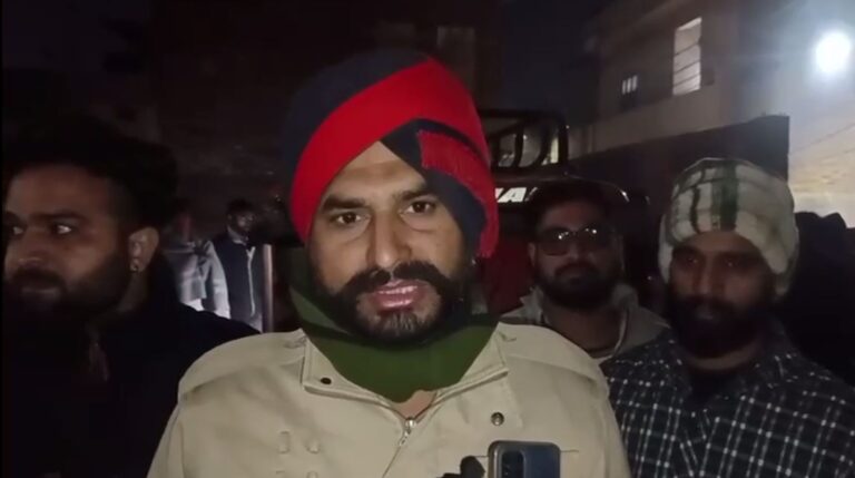 ਲੁਧਿਆਣਾ ’ਚ ਤੇਜ਼ ਰਫਤਾਰ ਟਰੱਕ ਦਾ ਕਹਿਰ/ ਮੋਟਰ ਸਾਈਕਲ ਸਵਾਰ ਉਪਰੋਂ ਲੰਘਿਆ ਟਰੱਕ/ ਲੱਤਾਂ ਕੱਟੀਆਂ, ਪੁਲਿਸ ਵੱਲੋਂ ਡਰਾਈਵਰ ਦੀ ਭਾਲ
