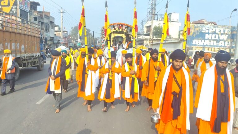 ਮਾਛੀਵਾੜਾ ਸਾਹਿਬ ਪਹੁੰਚਿਆ ਦਸਮੇਸ਼ ਪੈਦਲ ਮਾਰਚ/ ਅੱਜ ਸਵੇਰੇ ਅਗਲੇ ਪੜਾਅ ਲਈ ਹੋਇਆ ਰਵਾਨਾ/ ਸੰਗਤਾਂ ਵੱਲੋਂ ਥਾਂ ਥਾਂ ਕੀਤਾ ਜਾ ਰਿਹਾ ਨਿੱਘਾ ਸਵਾਗਤ