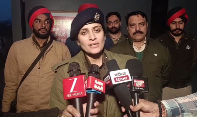 ਜ਼ੀਰਕਪੁਰ ’ਚ ਫੂਡ ਸੇਫਟੀ ਵਿਭਾਗ ਦਾ ਛਾਪਾ/ ਦੁੱਧ, ਪਨੀਰ ਤੇ ਦਹੀਂ-ਘਿਓ ਫੈਕਟਰੀ ਦੀ ਜਾਂਚ/ ਜਾਂਚ ਲਈ ਲੈਬਾਰਟਰੀ ਅੰਦਰ ਭੇਜੇ ਨਮੂਨੇ