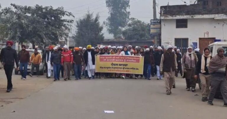 ਪਠਾਨਕੋਟ ਦੇ ਪਿੰਡ ਕਟਾਰੂਚੱਕ ਤੋਂ ਕੱਢੀ ਪੈਦਲ ਯਾਤਰਾ/ ਮੰਤਰੀ ਲਾਲਚੰਦ ਕਟਾਰੂਚੱਕ ਨੇ ਕੀਤੀ ਸ਼ਿਰਕਤ/ ਮਾਤਾ ਗੁਜ਼ਰੀ ਤੇ ਸਾਹਿਬਜ਼ਾਦਿਆਂ ਨੂੰ ਸਮਰਪਿਤ ਸੀ ਯਾਤਰਾ