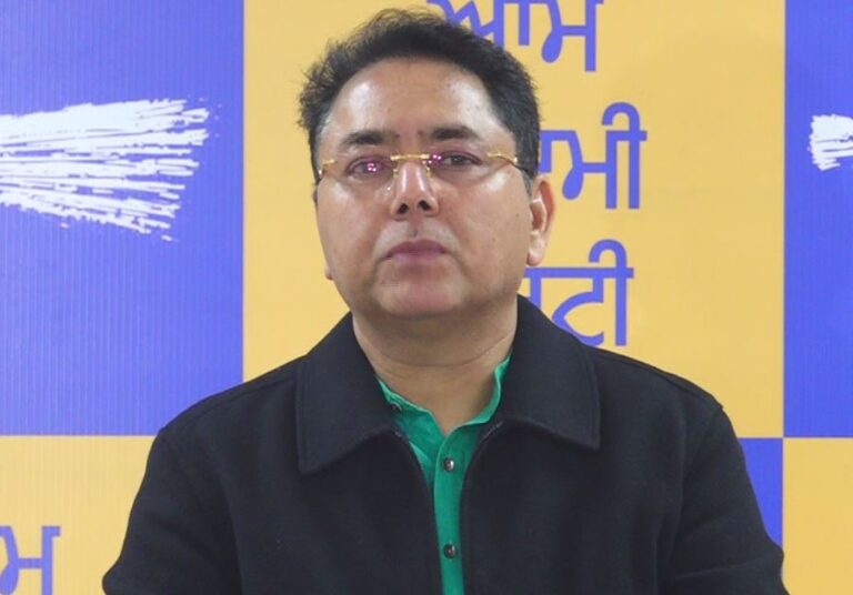 ਚੋਣ ਨਤੀਜਿਆਂ ਬਾਰੇ ਮੰਤਰੀ ਅਮਨ ਅਰੋੜਾ ਦੀ ਪ੍ਰੈੱਸ ਕਾਨਫਰੰਸ; ਬਲਾਕ ਸੰਮਤੀ ਤੇ ਜ਼ਿਲ੍ਹਾ ਪ੍ਰੀਸ਼ਦ ਚੋਣ ਨਤੀਜਿਆਂ ਦਾ ਸਾਂਝਾ ਕੀਤੀ ਜਾਣਕਾਰੀ