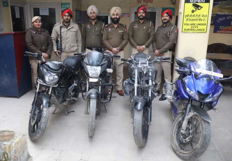 ਜਲੰਧਰ ਪੁਲਿਸ ਵੱਲੋਂ ਲੁਟੇਰਾ ਗਰੋਹ ਦਾ ਪਰਦਾਫਾਸ਼/ ਚਾਰ ਮੈਂਬਰਾਂ ਨੂੰ ਕੀਤਾ ਗ੍ਰਿਫਤਾਰ