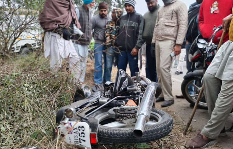 ਮਾਨਸਾ ’ਚ ਭਿਆਨਕ ਸੜਕ ਹਾਦਸੇ ’ਚ 3 ਮੌਤਾਂ/ ਪਿਕਅੱਪ ਦੀ ਲਪੇਟ ’ਚ ਆਏ ਬੁਲਿਟ ਸਵਾਰ