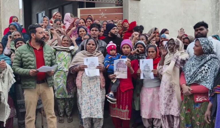 ਸੰਗਰੂਰ ਦੇ ਪਿੰਡ ਕਰਿਆਲ ਦੇ ਸਰਪੰਚ ’ਤੇ ਗੰਭੀਰ ਦੋਸ਼/ ਕੱਚੇ ਘਰਾਂ ਦੇ ਪੈਸਿਆਂ ’ਚ ਭ੍ਰਿਸ਼ਟਾਚਾਰ ਦੇ ਇਲਜਾਮ/ ਸਰਕਾਰ ਖਿਲਾਫ ਕਾਰਵਾਈ ਦੀ ਕੀਤੀ ਮੰਗ