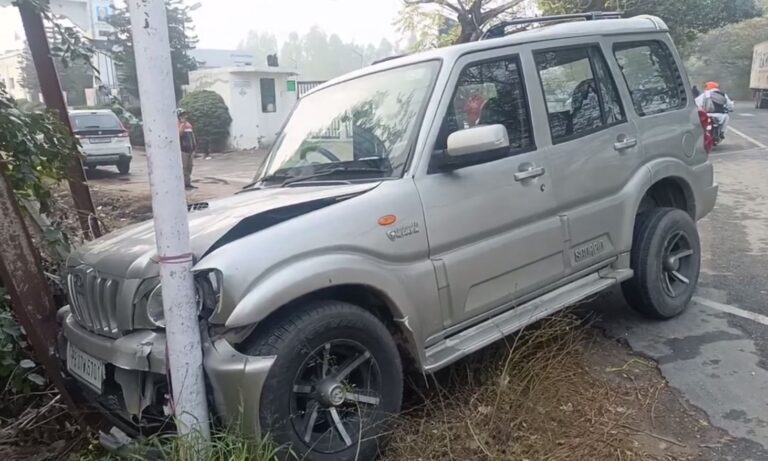 ਹੁਸ਼ਿਆਰਪੁਰ ’ਚ ਸੇਵਾਮੁਕਤ ਫੌਜੀ ਹਾਦਸੇ ਦੌਰਾਨ ਜ਼ਖਮੀ/ ਫੌਜ ਤੋਂ ਸੇਵਾਮੁਕਤ ਹੋ ਪਰਤ ਰਿਹਾ ਸੀ ਘਰ/ ਪਿਤਾ ਸਮੇਤ ਘਰ ਆਉਂਦਿਆਂ ਵਾਪਰਿਆ ਹਾਦਸਾ