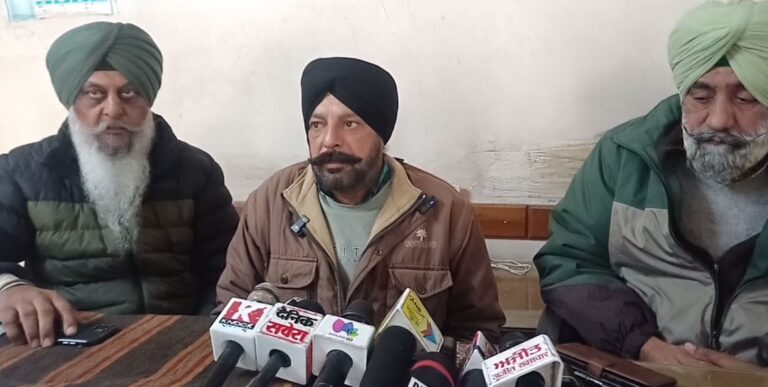 ਫਤਹਿਗੜ੍ਹ ਸਾਹਿਬ ਸਿਵਲ ਸਰਜਨ ਕੋਲ ਡਾਕਟਰ ਦੀ ਸ਼ਿਕਾਇਤ/ ਮੈਡੀਕਲ ਰਿਪੋਰਟਾਂ ਨਾਲ ਛੇੜਛਾੜ ਦੇ ਲੱਗੇ ਇਲਜ਼ਾਮ/ ਸਿਵਲ ਹਸਪਤਾਲ ’ਚ ਤੈਨਾਤ ਹੈ ਡਾਕਟਰ