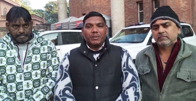 ਅੰਮ੍ਰਿਤਸਰ ਦੇ ਰਾਮ ਨਗਰ ਕਾਲੋਨੀ ’ਚ ਭਿੱੜੀਆਂ ਦੋ ਧਿਰਾਂ/ ਪਾਰਕਿੰਗ ਵਿਵਾਦ ਨੇ ਧਾਰਿਆ ਹਿੰਸਕ ਰੂਪ/ ਸੀਸੀਟੀਵੀ ਵਾਇਰਲ, ਪੀੜਤ ਧਿਰ ਨੇ ਮੰਗਿਆ ਇਨਸਾਫ਼