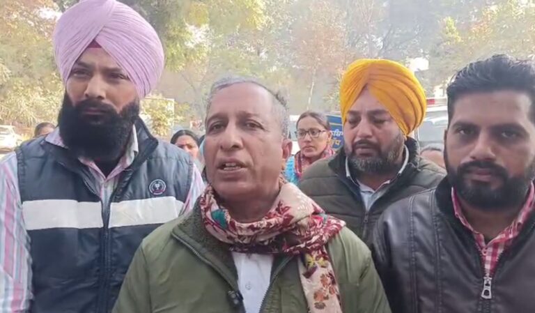 ਨਸਾ ਵਿਖੇ ਨਸ਼ਿਆਂ ਵਿਰੁਧ ਜਾਗਰੂਕਤਾ ਰੈਲੀ/ ਵਿਧਾਇਕ ਵਿਜੇ ਸਿੰਗਲਾ ਸਮੇਤ ਅਹਿਮ ਹਸਤੀਆਂ ਰਹੀਆਂ ਮੌਜੂਦ