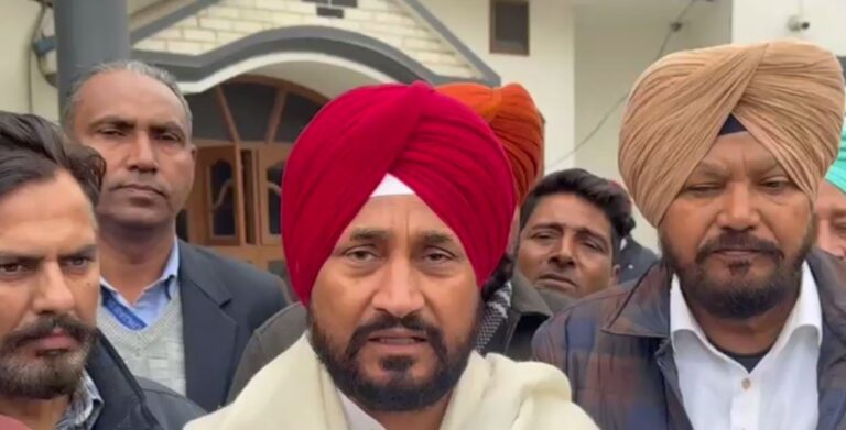 ਮੋਗਾ ਪਹੁੰਚੇ ਸਾਬਕਾ ਮੁੱਖ ਮੰਤਰੀ ਚਰਨਜੀਤ ਸਿੰਘ ਚੰਨੀ/ ਭਿੰਡਰਕਲਾਂ ਵਿਖੇ ਨੌਜਵਾਨ ਦੇ ਭੋਗ ’ਚ ਕੀਤੀ ਸ਼ਿਰਕਤ/ ਕਤਲ ਹੋਏ ਨੌਜਵਾਨ ਦੇ ਮਾਪਿਆਂ ਨਾਲ ਸਾਂਝਾ ਕੀਤਾ ਦੁੱਖ