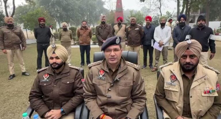 ਤਰਨ ਤਾਰਨ ਪੁਲਿਸ ਨੇ ਮਾਲਕਾਂ ਨੂੰ ਸੌਂਪੇ 120 ਮੋਬਾਈਲ ਫੋਨ/ ਵੱਖ ਵੱਖ ਥਾਵਾਂ ਤੋਂ ਗੁੰਮ ਹੋਏ ਸੀ ਮੋਬਾਈਲ ਫੋਨ