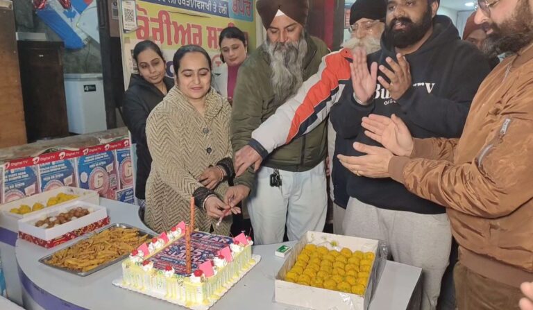 ਫਰੀਦਕੋਟ ’ਚ ਸਖਸ਼ ਦਾ ਨਿਕਲਿਆ 25 ਲੱਖ ਦਾ ਇਨਾਮ/ 50 ਰੁਪਏ ’ਚ ਖਰੀਦੀ ਸੀ ਲਾਟਰੀ ਦੀ ਟਿਕਟ/ ਲਾਟਰੀ ਵਿਕਰੇਤਾ ਨੂੰ ਇਨਾਮ ਵਿਜੇਤਾ ਦੀ ਭਾਲ