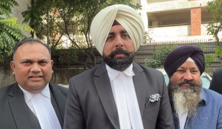 ਚੰਡੀਗੜ੍ਹ ਜ਼ਿਲ੍ਹਾ ਅਦਾਲਤ ’ਚ ਪੇਸ਼ ਹੋਏ ਸੁਖਬੀਰ ਬਾਦਲ/ ਮਾਣਹਾਨੀ ਮਾਮਲੇ ’ਚ ਮਿਲੀ ਜ਼ਮਾਨਤ