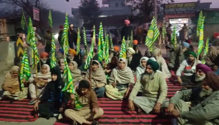 ਸੰਗਰੂਰ ਦੇ ਲੌਂਗੋਵਾਲ ਵਿਖੇ ਕਿਸਾਨਾਂ ਦਾ ਪ੍ਰਦਰਸ਼ਨ/ ਕਿਸਾਨਾਂ ਨੂੰ ਡਿਟੇਨ ਕਰਨ ਖਿਲਾਫ਼ ਕੀਤੀ ਨਾਅਰੇਬਾਜ਼ੀ/ ਕਿਸਾਨਾਂ ਨੂੰ ਬਿਨਾਂ ਸ਼ਰਤ ਰਿਹਾਅ ਕਰਨ ਦੀ ਮੰਗ